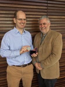 Matthew Berriman博士因其在寄生虫基因组学领域的广泛贡献而获得2017年CA Wright奖章。
